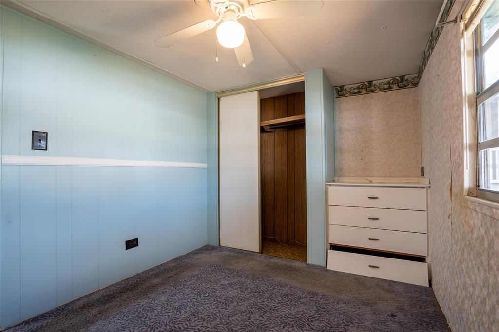 For Sale: $59,900 (2 beds, 1 baths, 552 Square Feet)