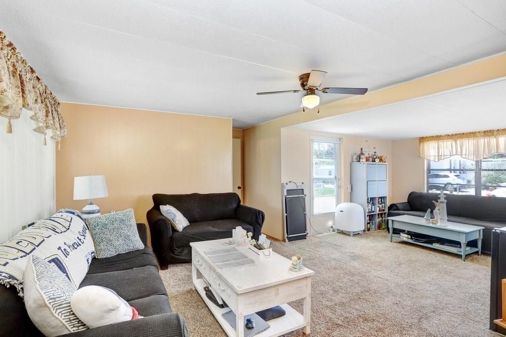 Active With Contract: $95,000 (2 beds, 1 baths, 672 Square Feet)