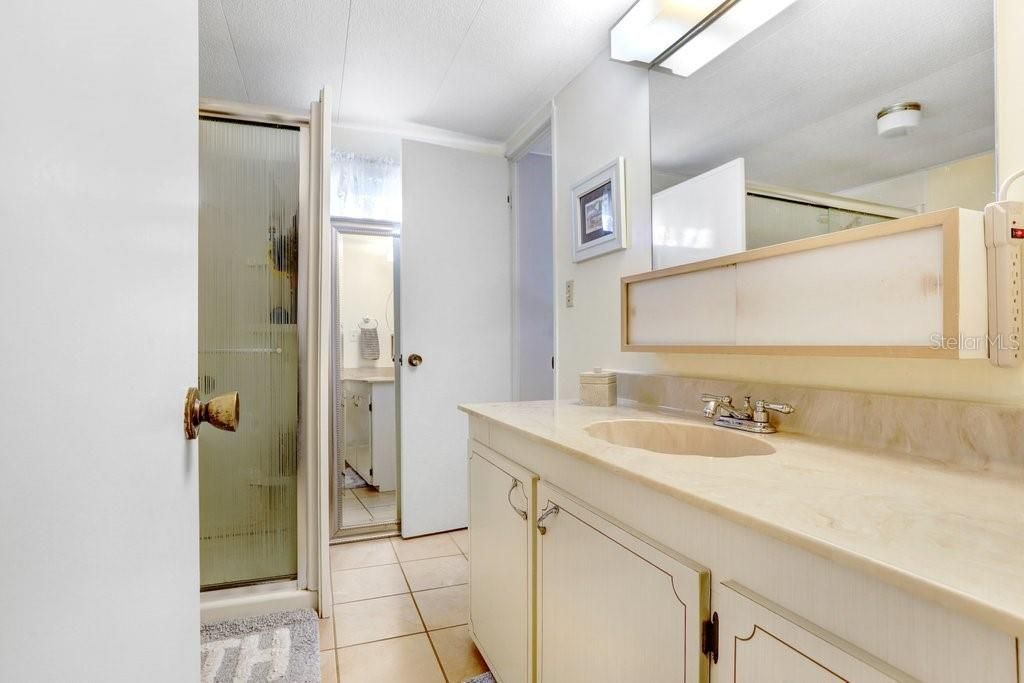 Active With Contract: $95,000 (2 beds, 1 baths, 672 Square Feet)