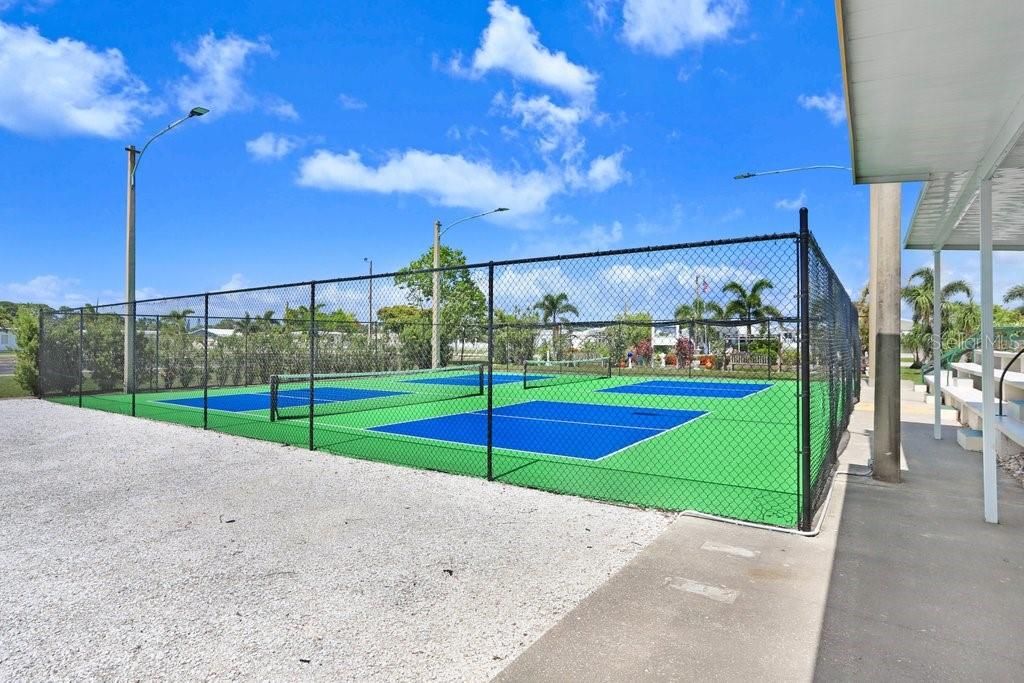 Active With Contract: $95,000 (2 beds, 1 baths, 672 Square Feet)