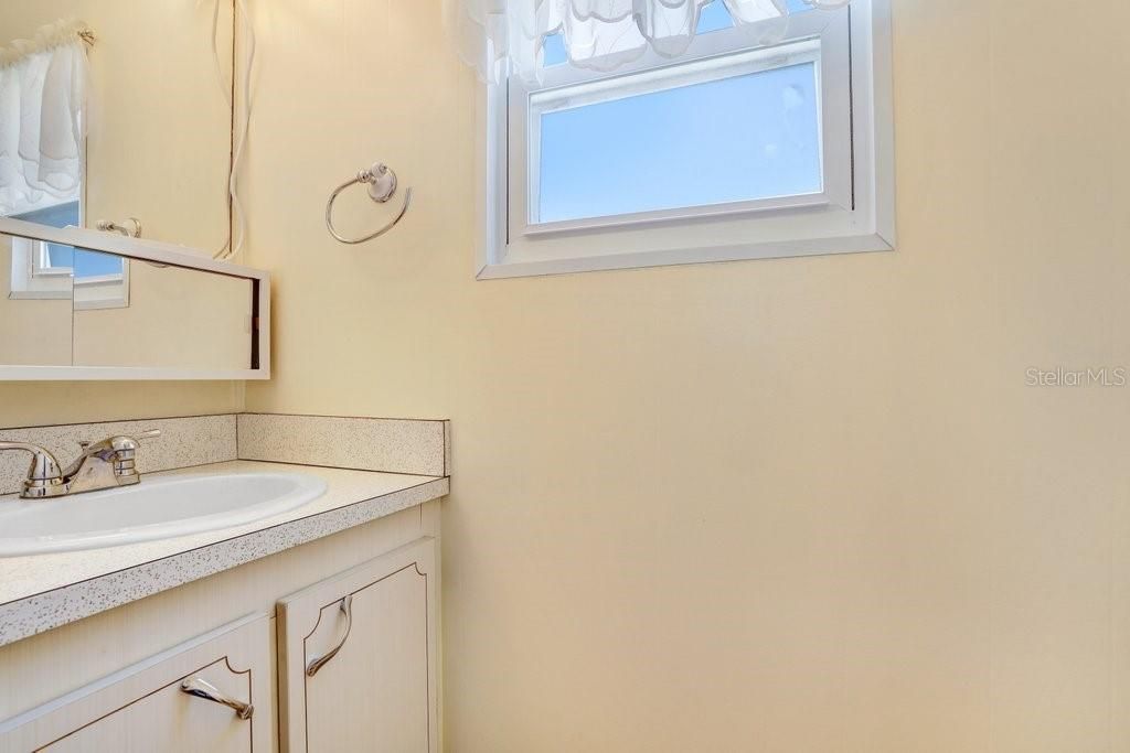 Active With Contract: $95,000 (2 beds, 1 baths, 672 Square Feet)