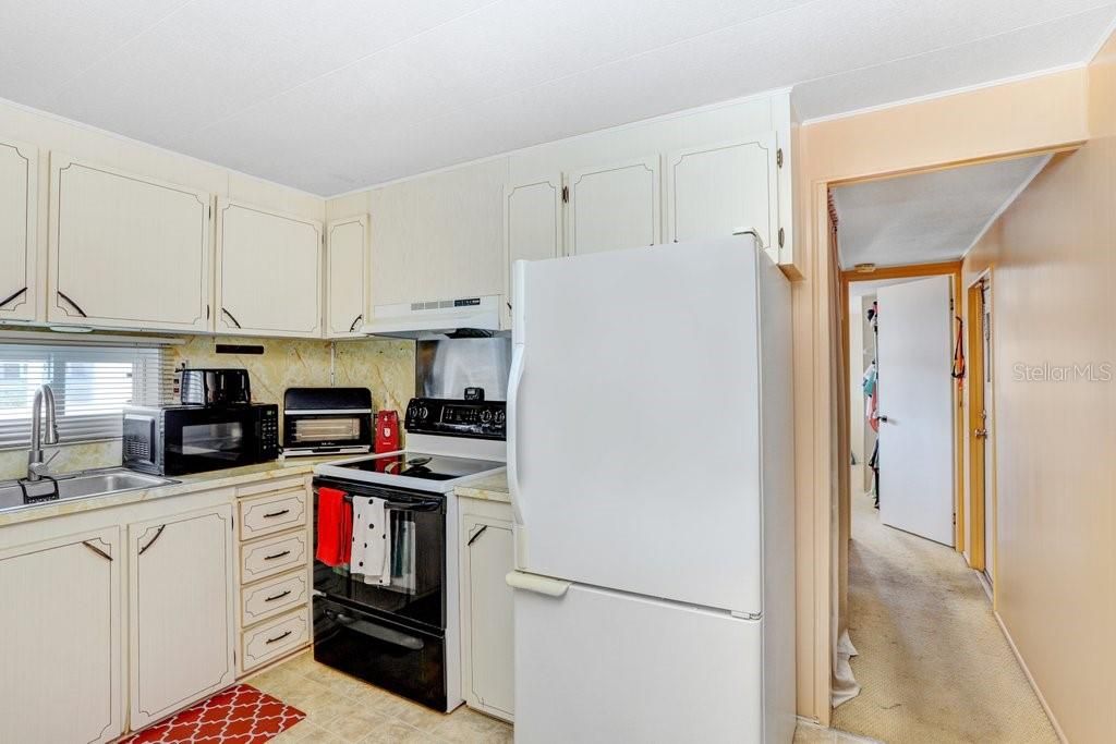 Active With Contract: $95,000 (2 beds, 1 baths, 672 Square Feet)