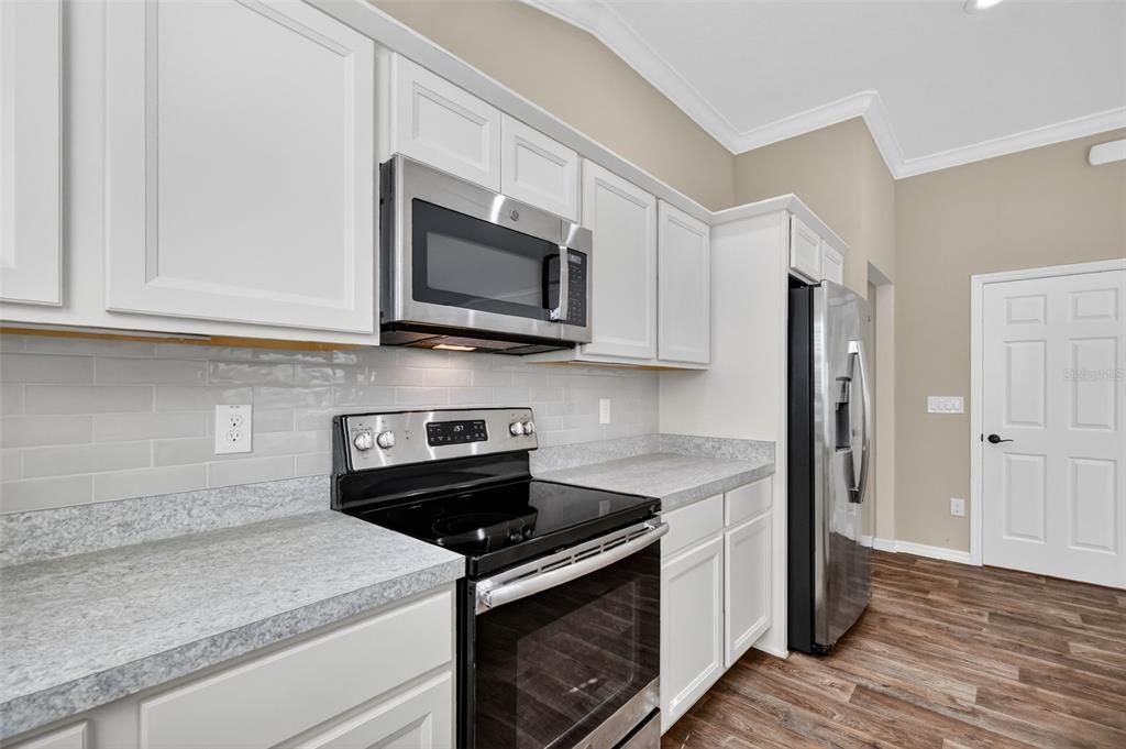 For Sale: $425,000 (3 beds, 2 baths, 1647 Square Feet)