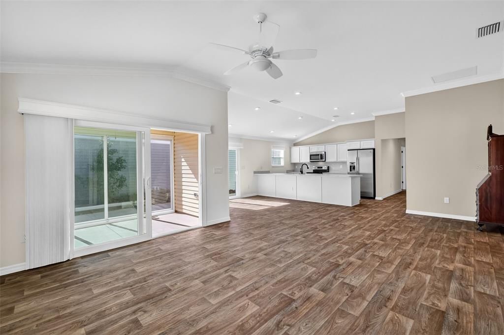 For Sale: $425,000 (3 beds, 2 baths, 1647 Square Feet)