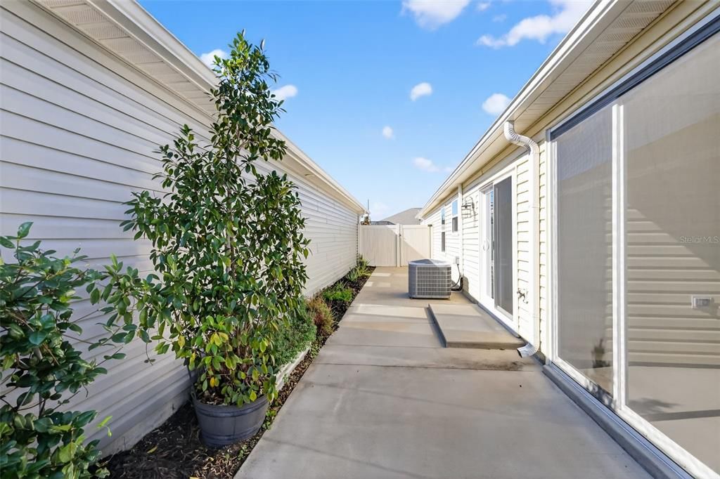 For Sale: $425,000 (3 beds, 2 baths, 1647 Square Feet)