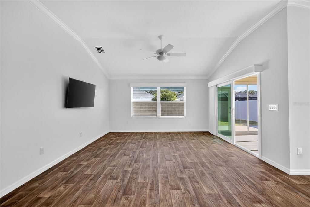 For Sale: $425,000 (3 beds, 2 baths, 1647 Square Feet)