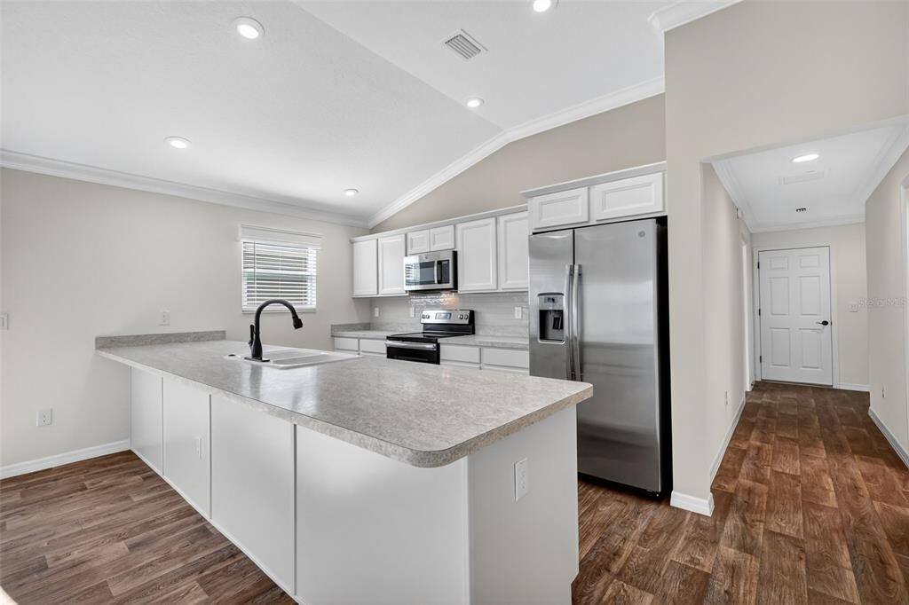 For Sale: $425,000 (3 beds, 2 baths, 1647 Square Feet)