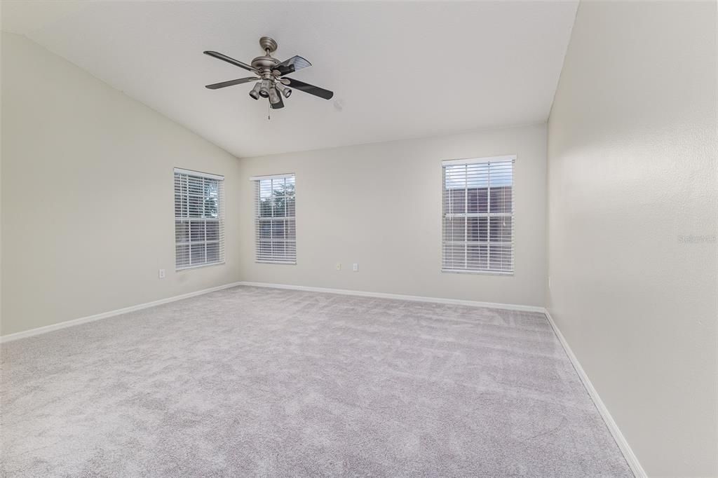 待售: $659,000 (4 贝兹, 3 浴室, 2433 平方英尺)