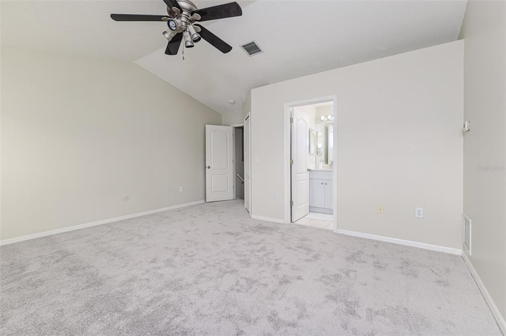 待售: $659,000 (4 贝兹, 3 浴室, 2433 平方英尺)