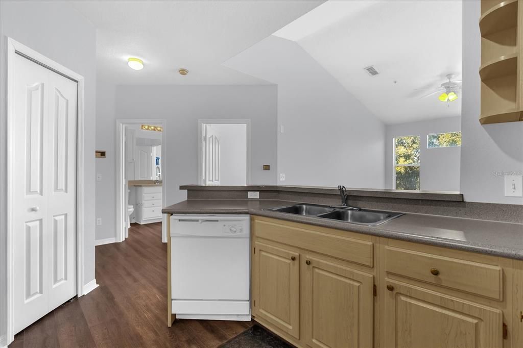 For Rent: $1,870 (2 beds, 2 baths, 1064 Square Feet)