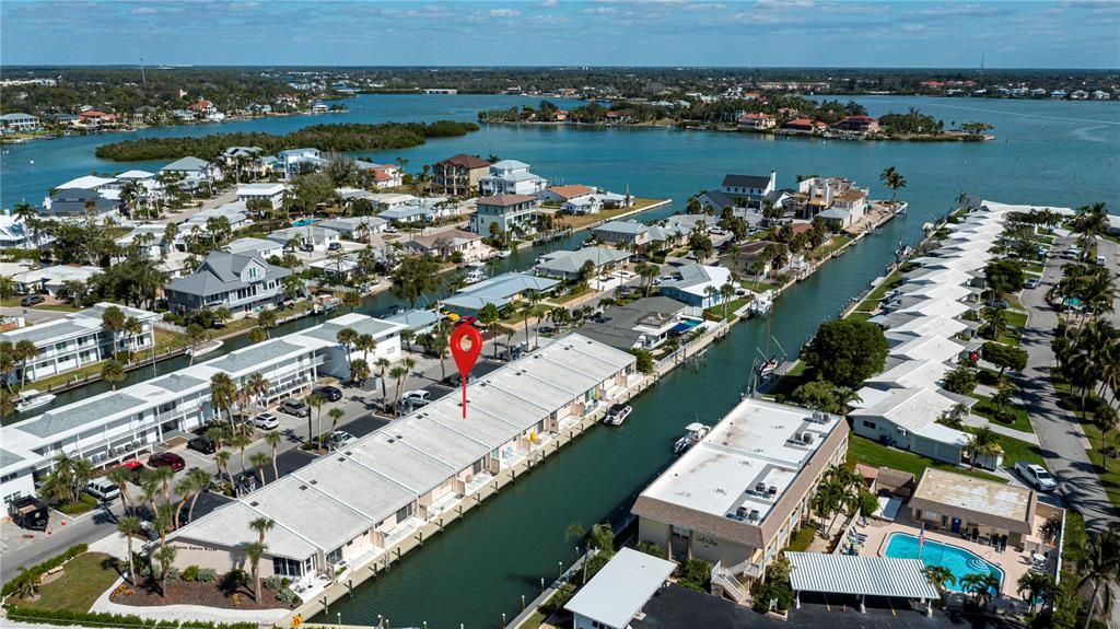 For Sale: $450,000 (2 beds, 2 baths, 966 Square Feet)