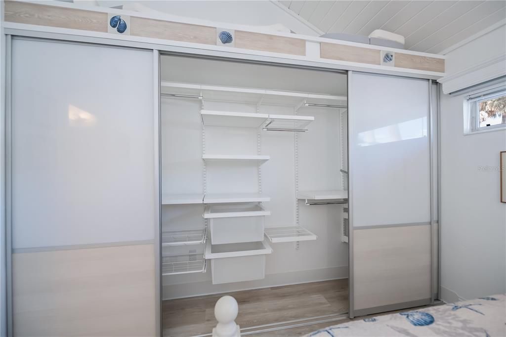 For Sale: $450,000 (2 beds, 2 baths, 966 Square Feet)