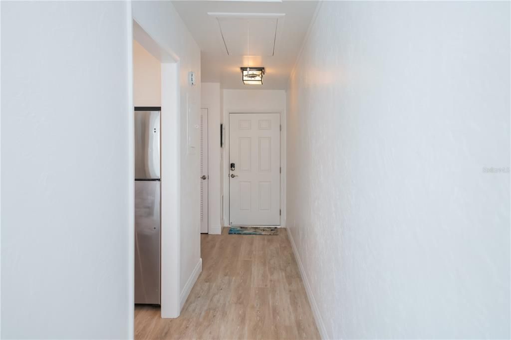 For Sale: $450,000 (2 beds, 2 baths, 966 Square Feet)