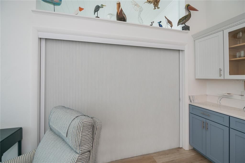 For Sale: $450,000 (2 beds, 2 baths, 966 Square Feet)