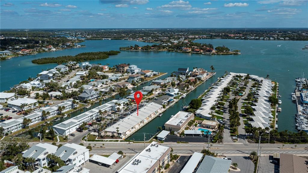 For Sale: $450,000 (2 beds, 2 baths, 966 Square Feet)