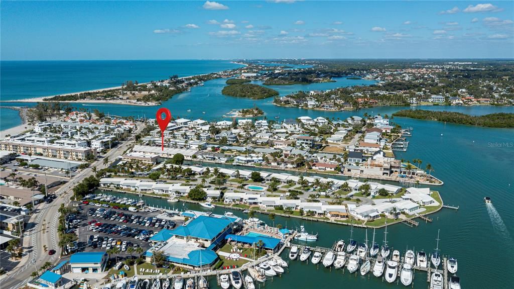 For Sale: $450,000 (2 beds, 2 baths, 966 Square Feet)