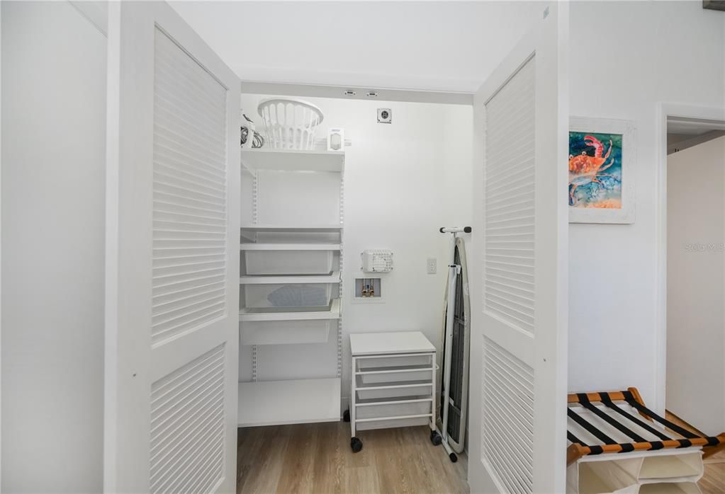 For Sale: $450,000 (2 beds, 2 baths, 966 Square Feet)