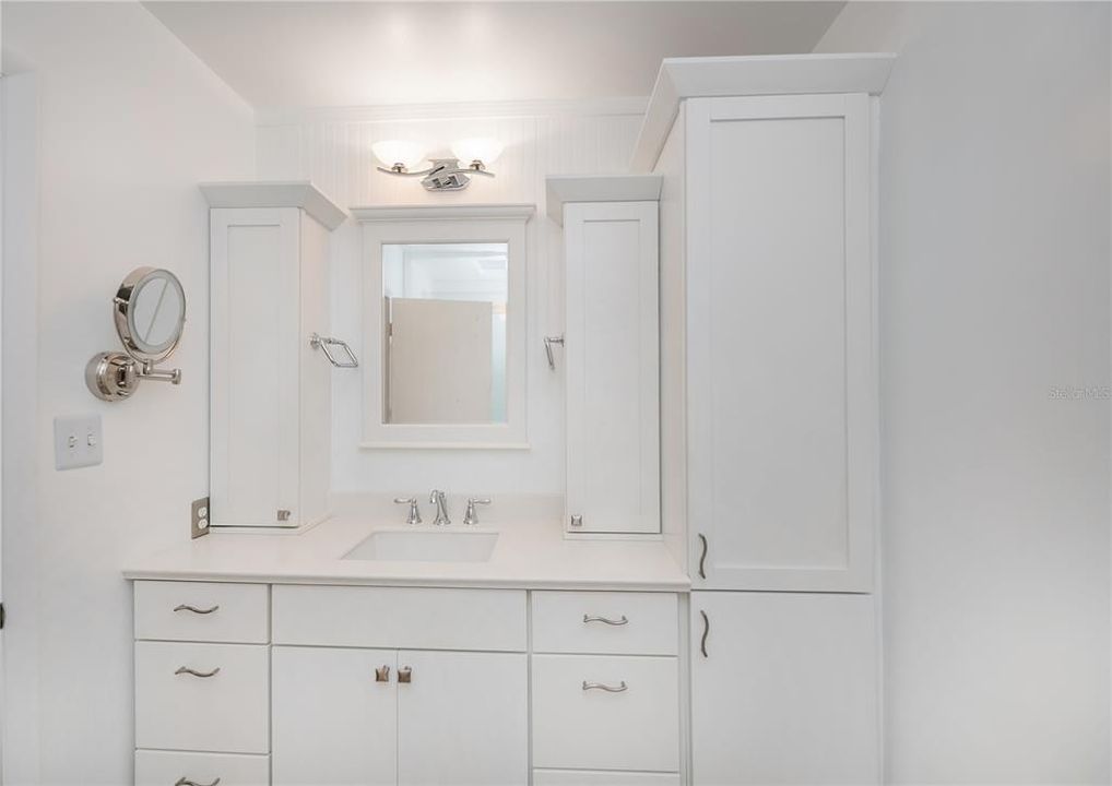 For Sale: $450,000 (2 beds, 2 baths, 966 Square Feet)