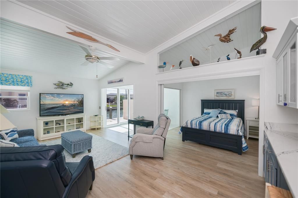 For Sale: $450,000 (2 beds, 2 baths, 966 Square Feet)