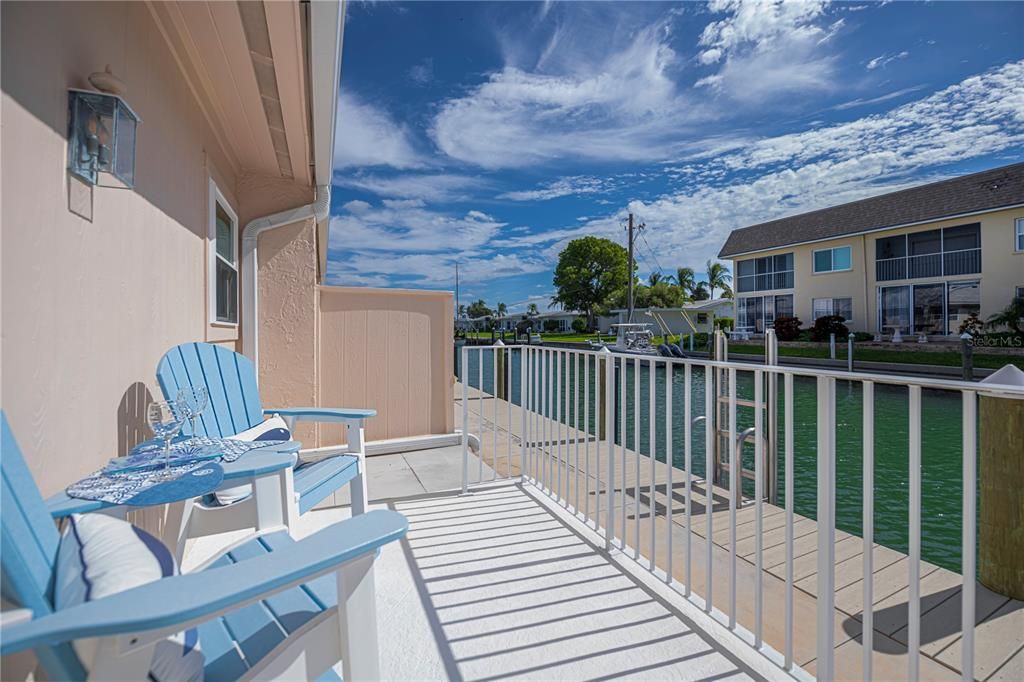 For Sale: $450,000 (2 beds, 2 baths, 966 Square Feet)