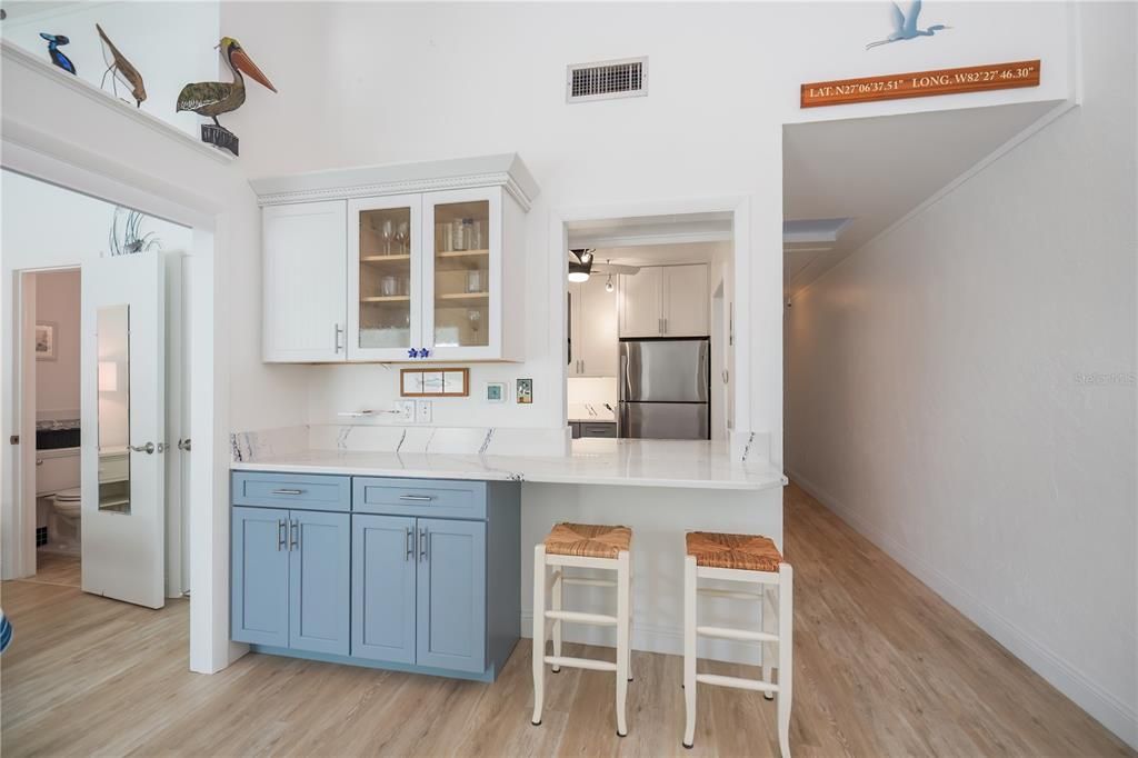 For Sale: $450,000 (2 beds, 2 baths, 966 Square Feet)