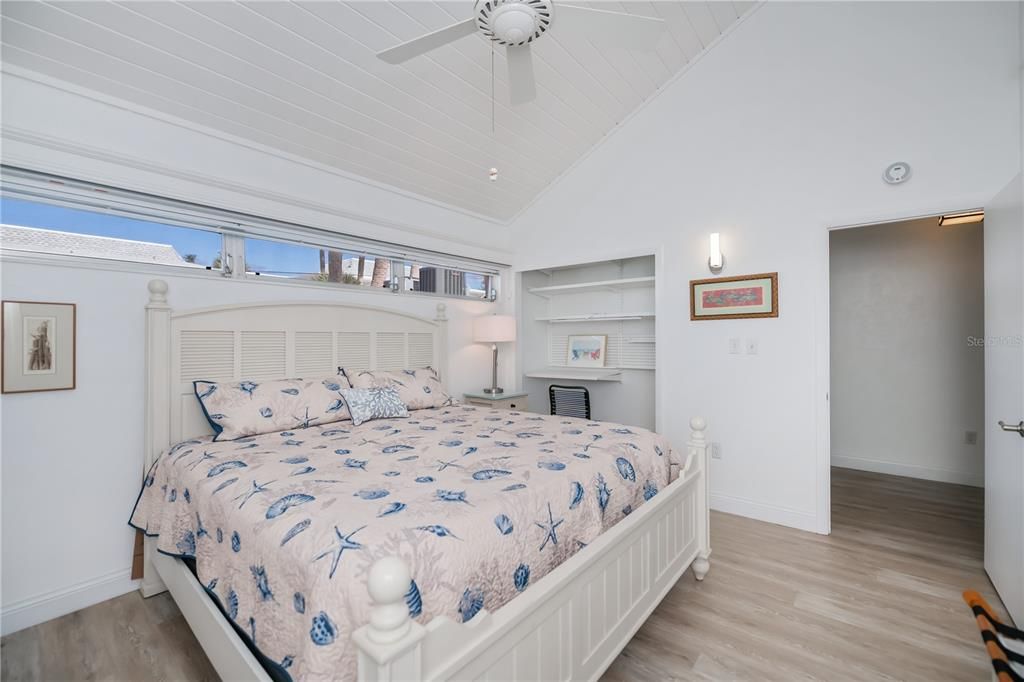 For Sale: $450,000 (2 beds, 2 baths, 966 Square Feet)