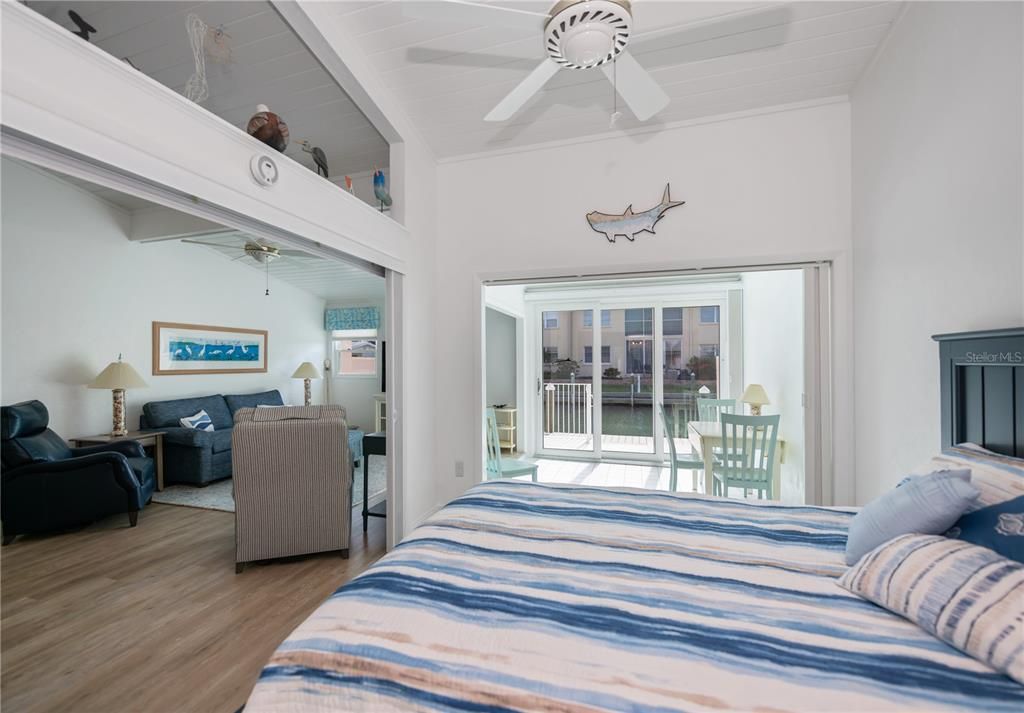 For Sale: $450,000 (2 beds, 2 baths, 966 Square Feet)