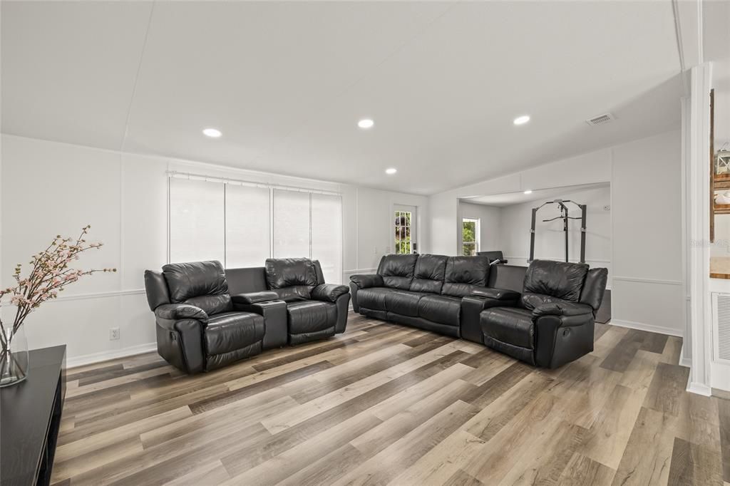 For Sale: $380,000 (4 beds, 2 baths, 2128 Square Feet)