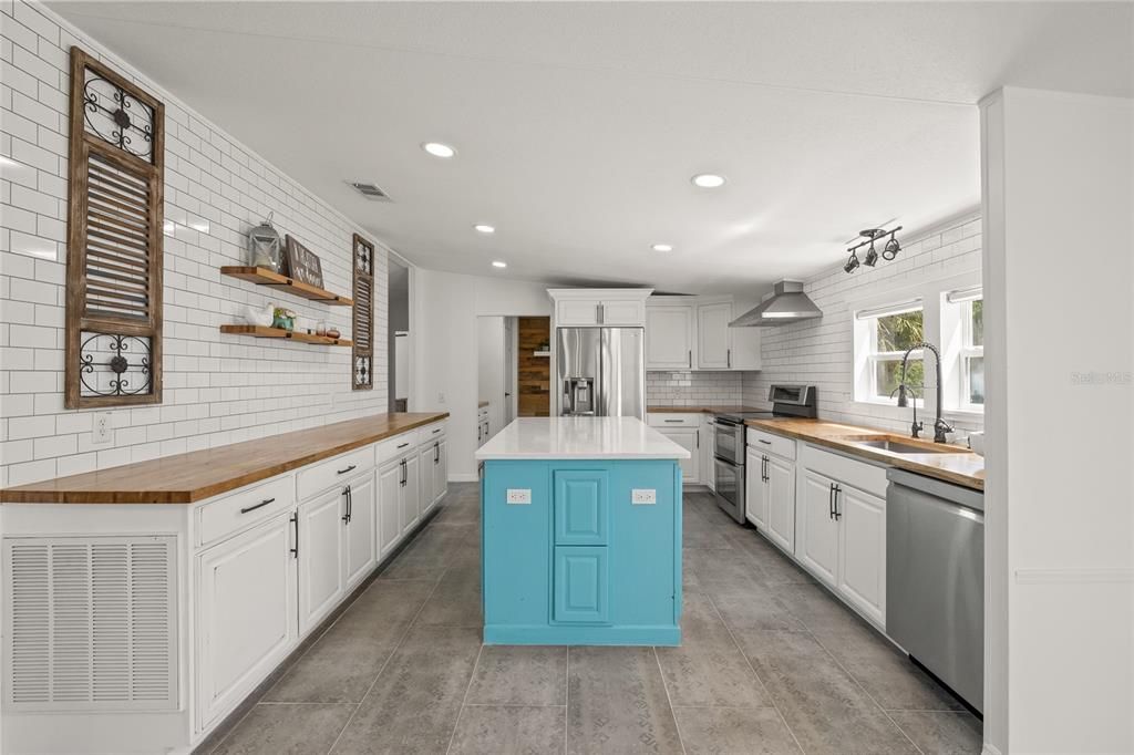 For Sale: $380,000 (4 beds, 2 baths, 2128 Square Feet)