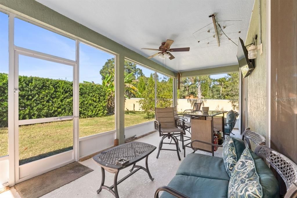 Active With Contract: $317,900 (3 beds, 2 baths, 1754 Square Feet)