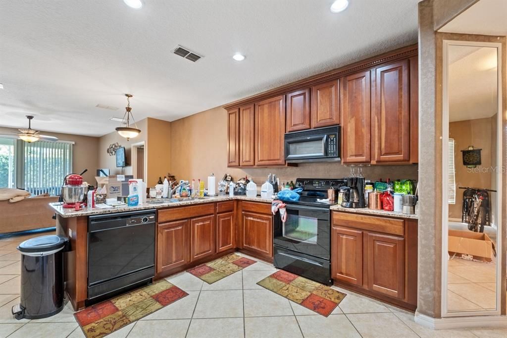 Active With Contract: $317,900 (3 beds, 2 baths, 1754 Square Feet)