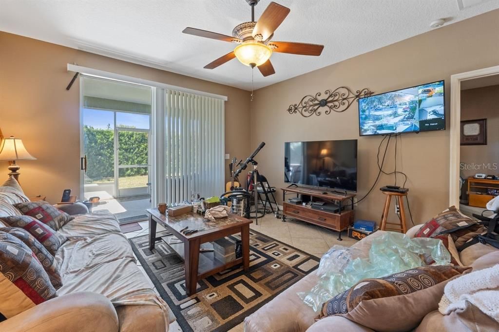 Active With Contract: $317,900 (3 beds, 2 baths, 1754 Square Feet)