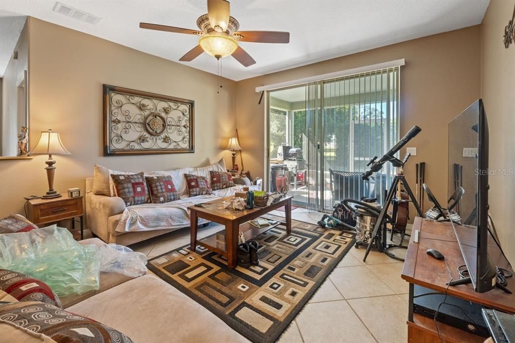 Active With Contract: $317,900 (3 beds, 2 baths, 1754 Square Feet)