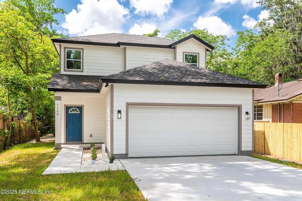 Recently Sold: $292,000 (3 beds, 2 baths, 1551 Square Feet)