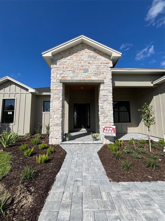 For Rent: $3,600 (3 beds, 2 baths, 2086 Square Feet)