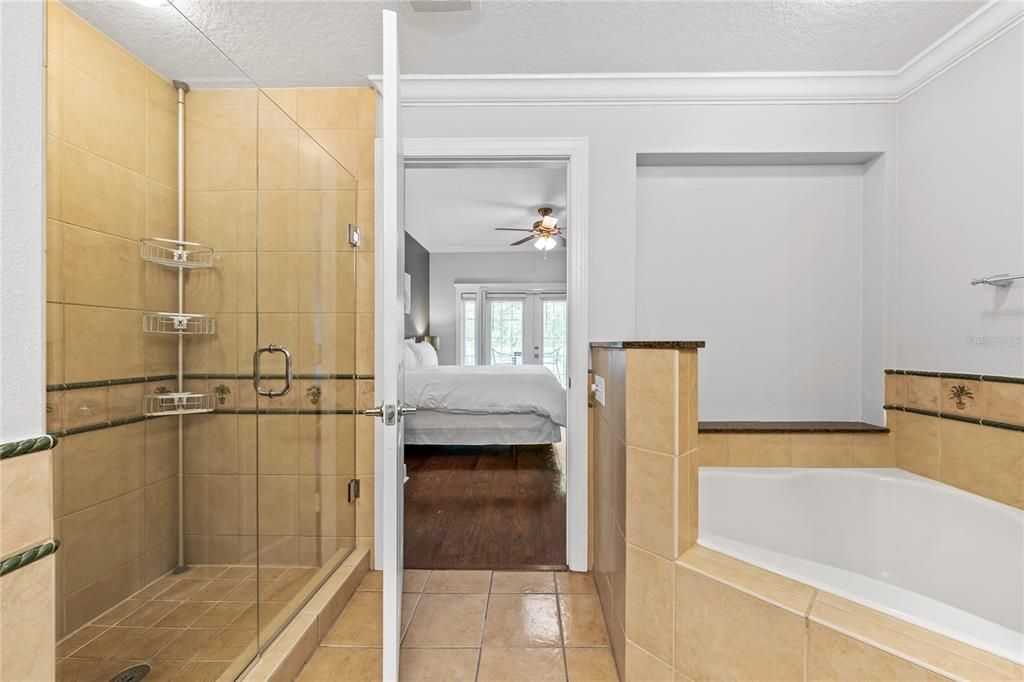 Active With Contract: $1,700 (3 beds, 2 baths, 1344 Square Feet)