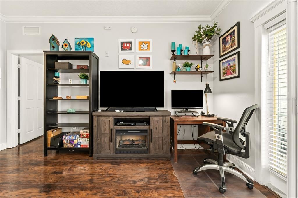 Active With Contract: $1,700 (3 beds, 2 baths, 1344 Square Feet)