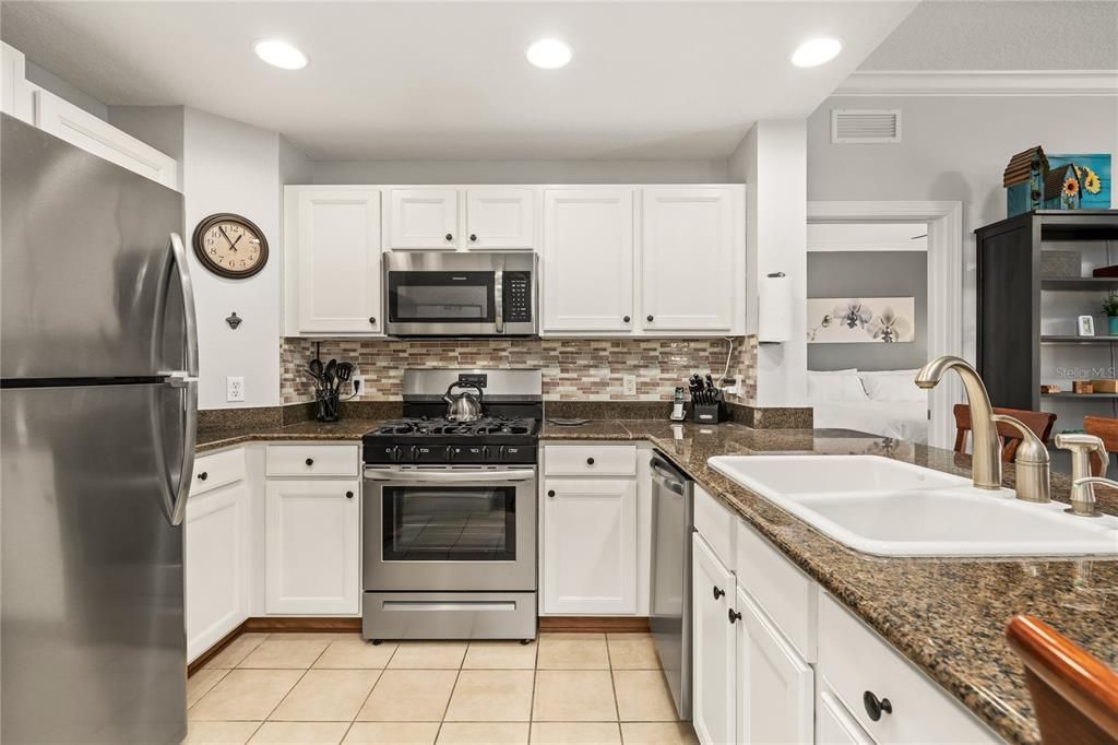 Active With Contract: $1,700 (3 beds, 2 baths, 1344 Square Feet)