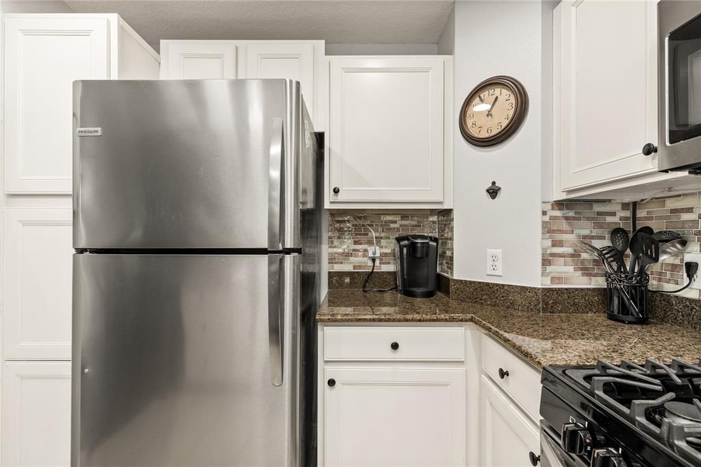 Active With Contract: $1,700 (3 beds, 2 baths, 1344 Square Feet)