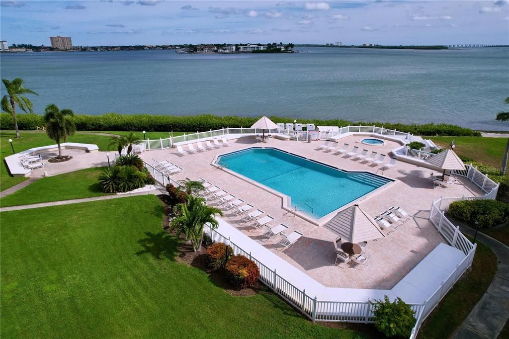 待售: $278,400 (2 贝兹, 2 浴室, 890 平方英尺)