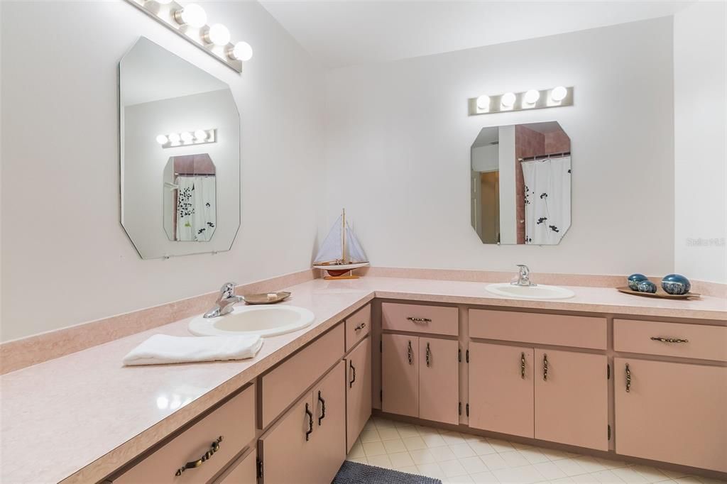 На продажу: $449,900 (0 спален, 0 ванн, 1875 Квадратных фут)