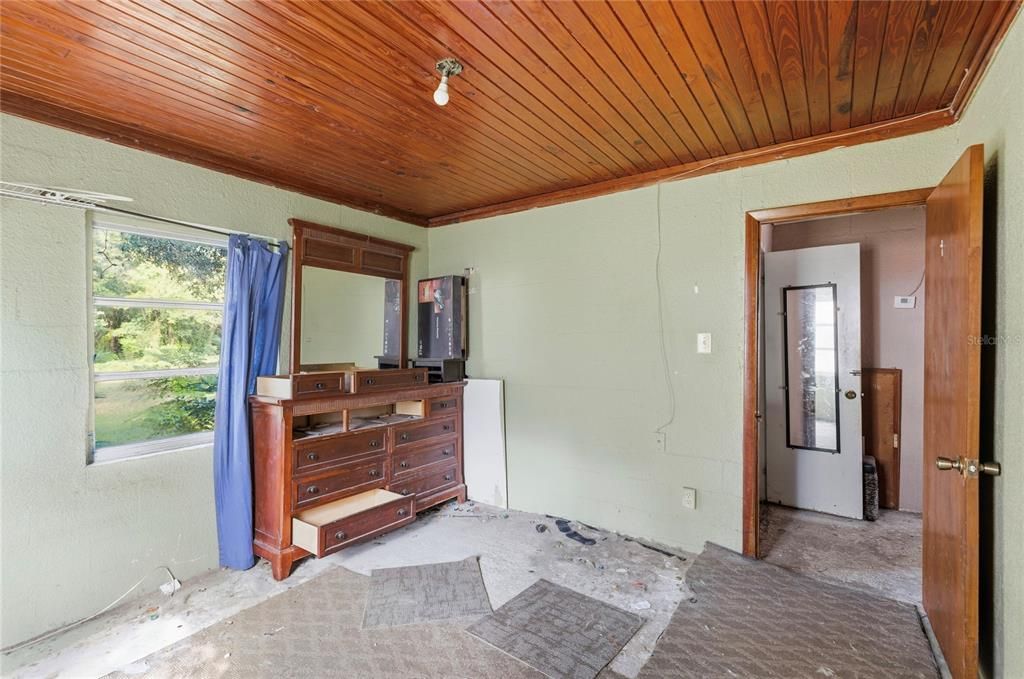 合同活跃: $220,000 (3 贝兹, 2 浴室, 1344 平方英尺)