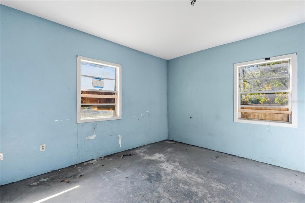 合同活跃: $220,000 (3 贝兹, 2 浴室, 1344 平方英尺)