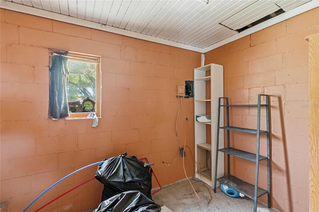 合同活跃: $220,000 (3 贝兹, 2 浴室, 1344 平方英尺)