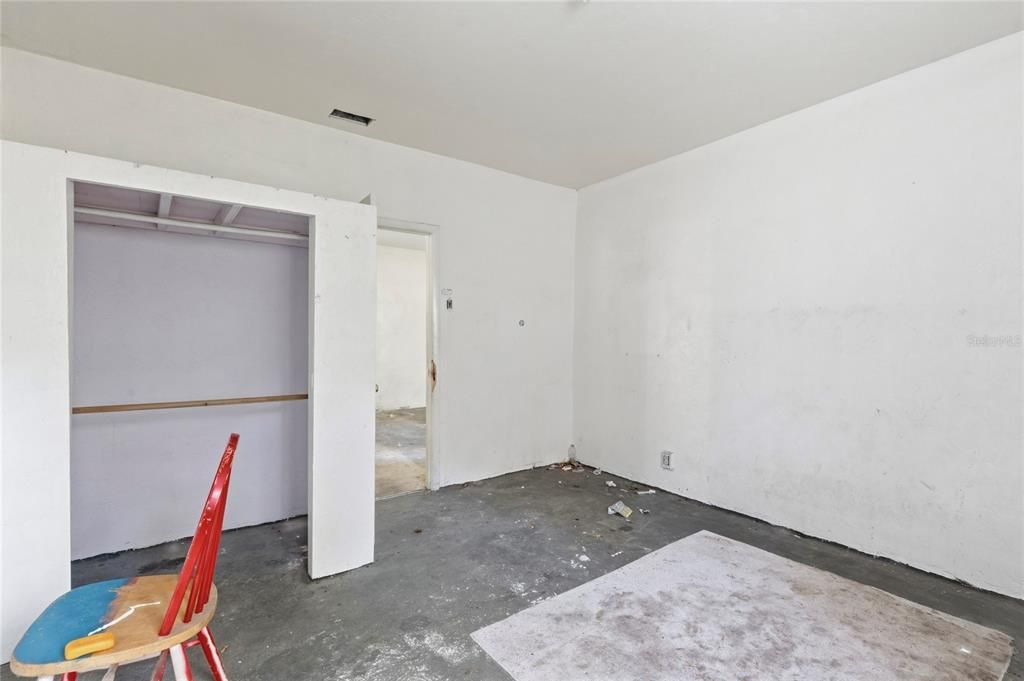 合同活跃: $220,000 (3 贝兹, 2 浴室, 1344 平方英尺)