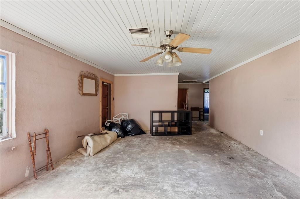 合同活跃: $220,000 (3 贝兹, 2 浴室, 1344 平方英尺)