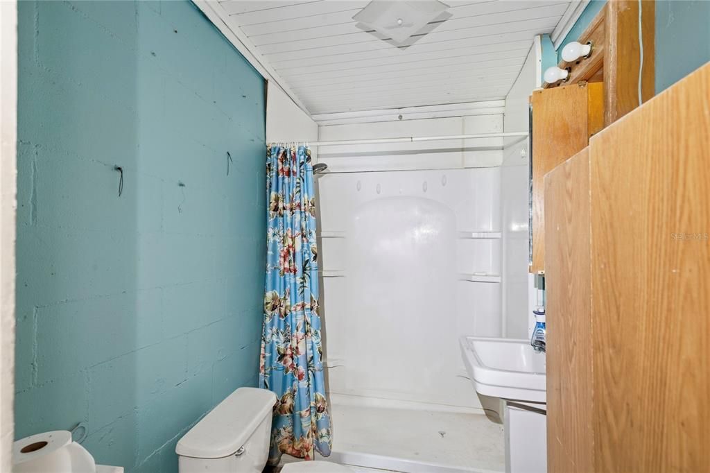 合同活跃: $220,000 (3 贝兹, 2 浴室, 1344 平方英尺)