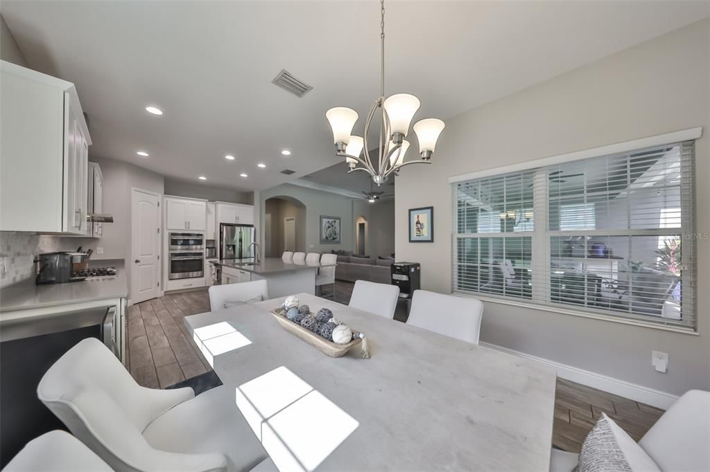 En Venta: $689,000 (4 camas, 3 baños, 2778 Pies cuadrados)