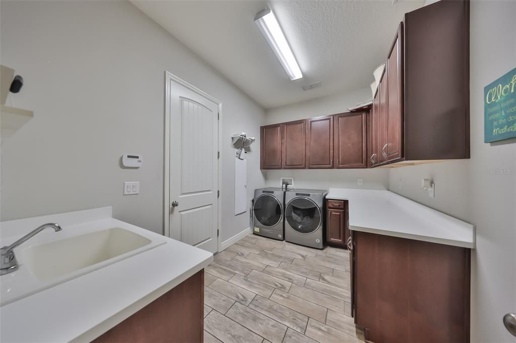 En Venta: $689,000 (4 camas, 3 baños, 2778 Pies cuadrados)