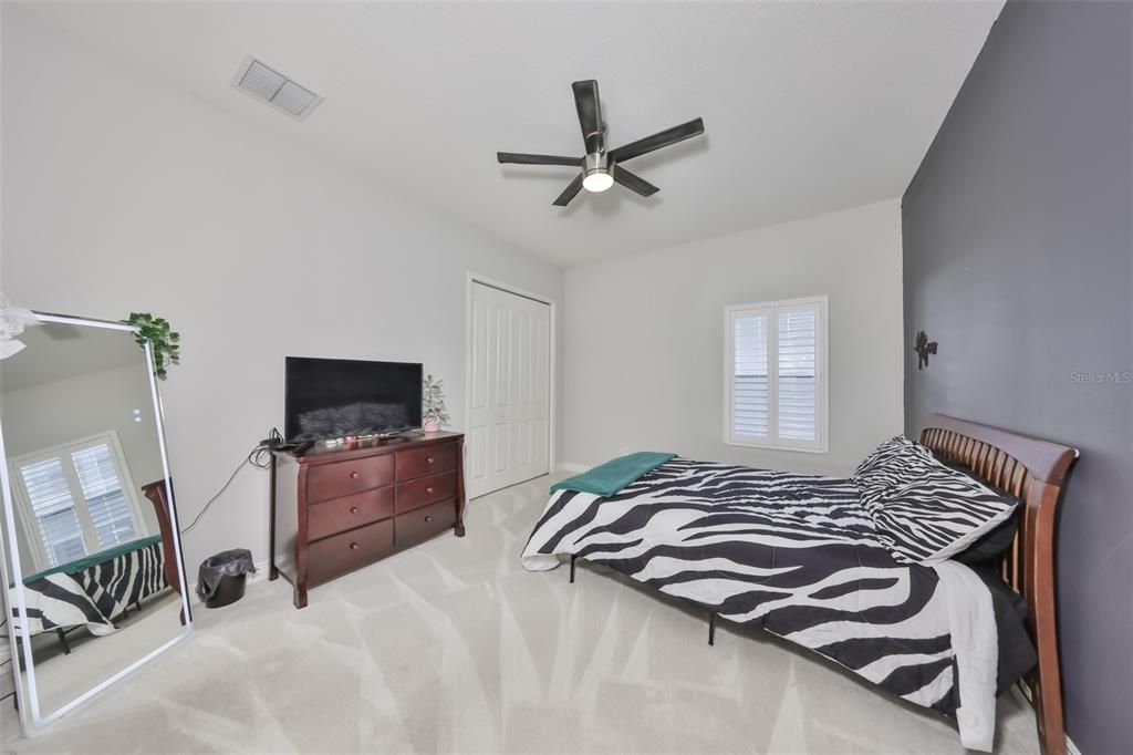 En Venta: $689,000 (4 camas, 3 baños, 2778 Pies cuadrados)